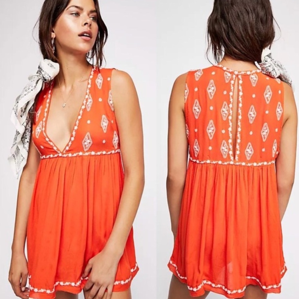 Free People Tunic Dress Embroidered Detail Plunging Neckline Flowy M 20” p-p
